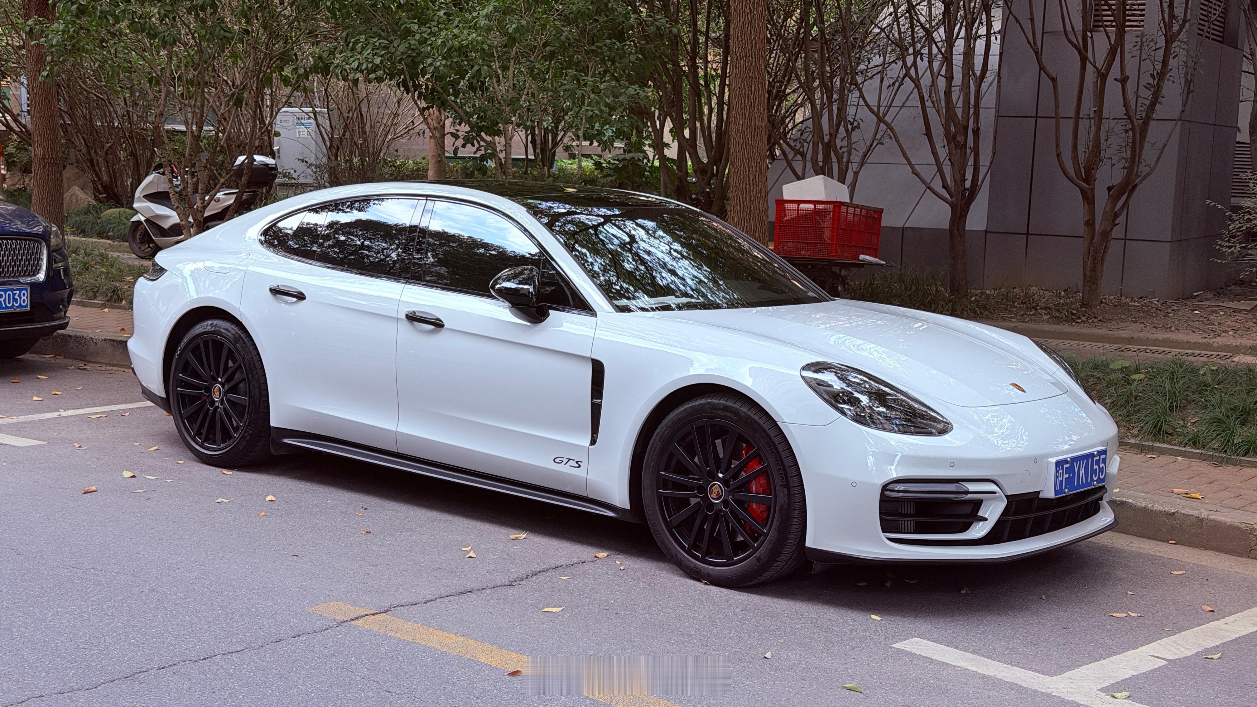 咱小区最近新进车辆…