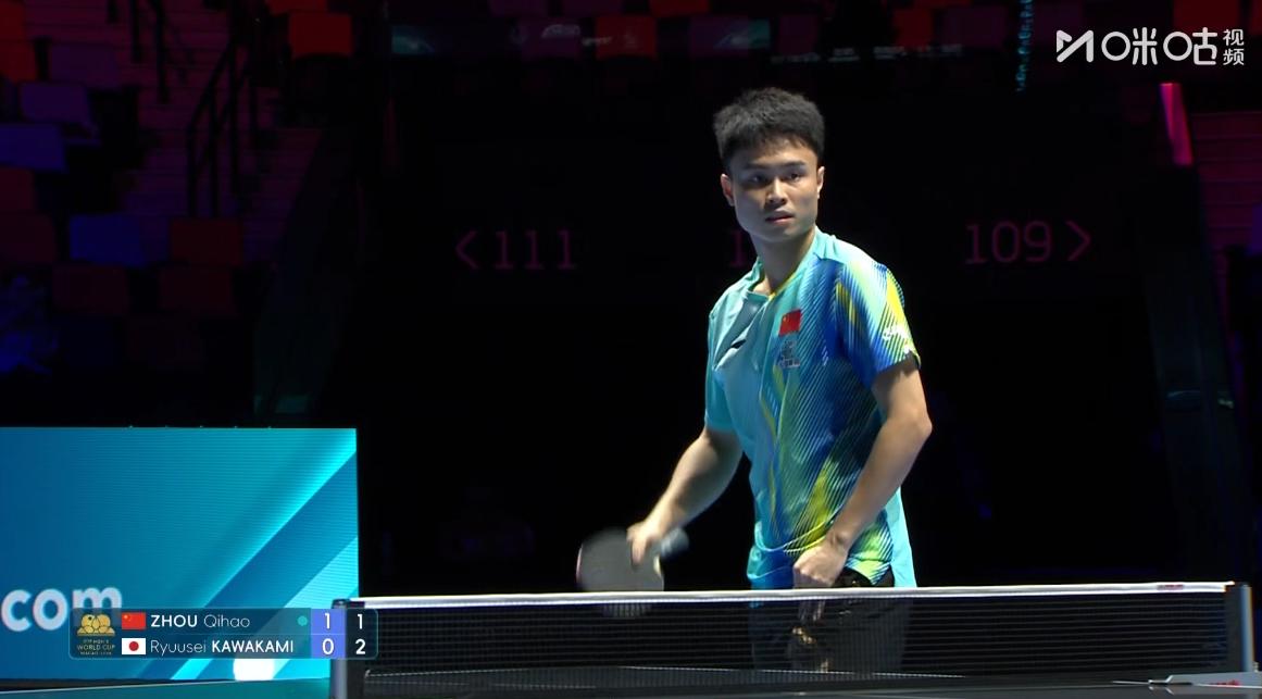 球迷担心的事情要发生了，
王皓担任场外指导，
会不会给周启豪造成心理压力，

第