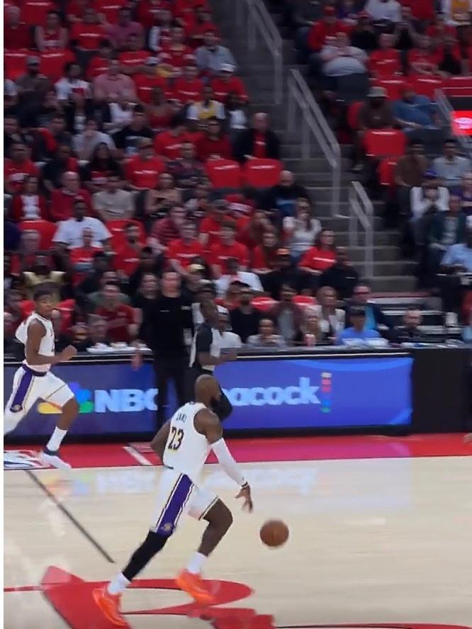 湖人vs火箭湖人vs火箭G4，系列赛3-0领先的紫金军团冲击横扫！东契奇伤停，老