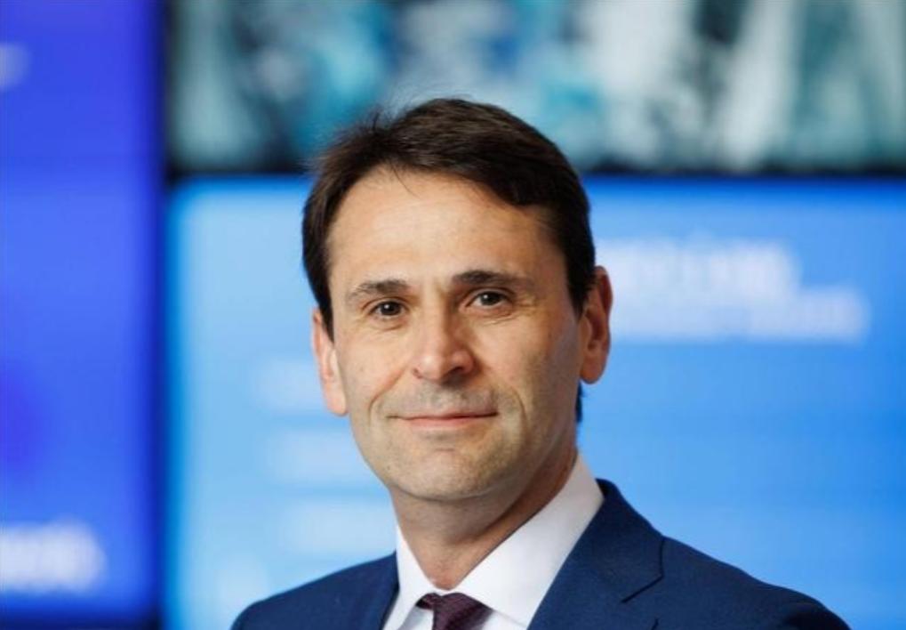 光刻机巨头阿斯麦公司的总裁曾断言“在高端芯片领域，中国要比美国落后十年！”，谁知