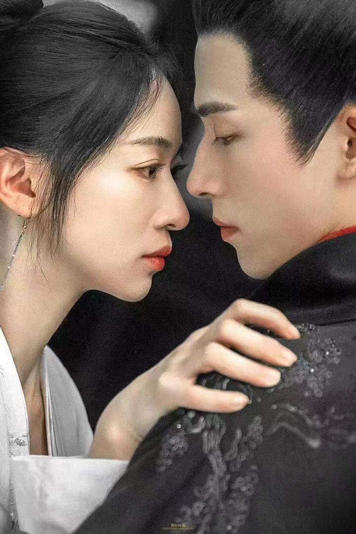 #墨雨云间硬控台湾网友#在墨雨云间的世界里，感受戴望舒雨巷中的氛围感，跟随主角们