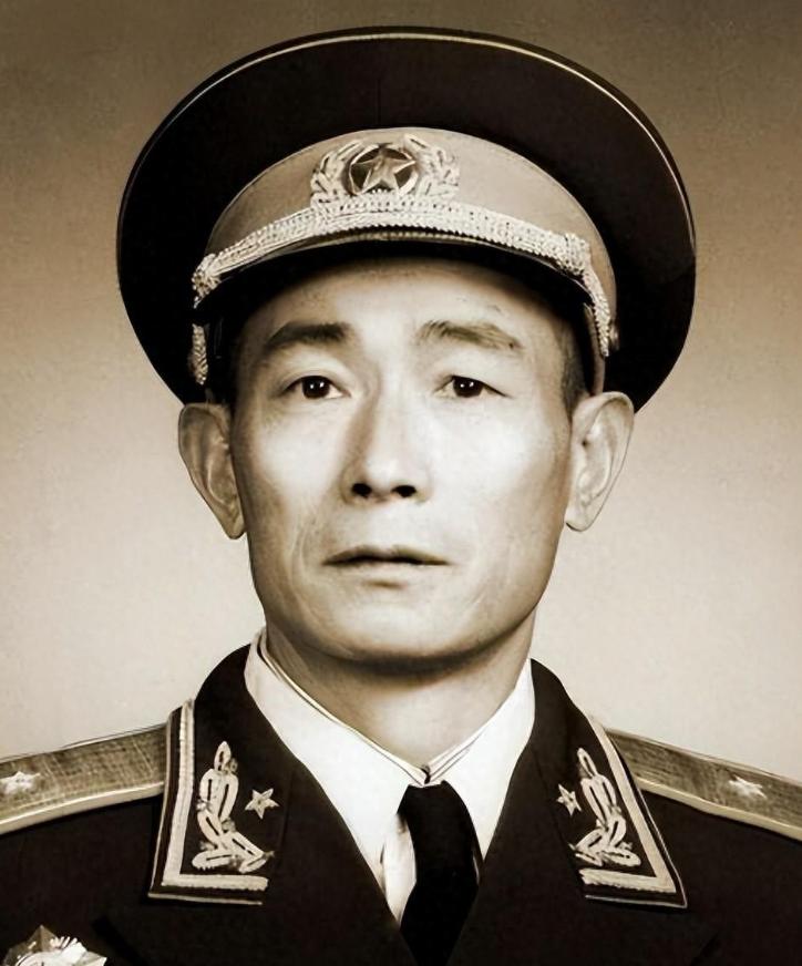 1937年，陈赓把386旅772团1营营长找来，对他说，要升他当团长，营长大喜，