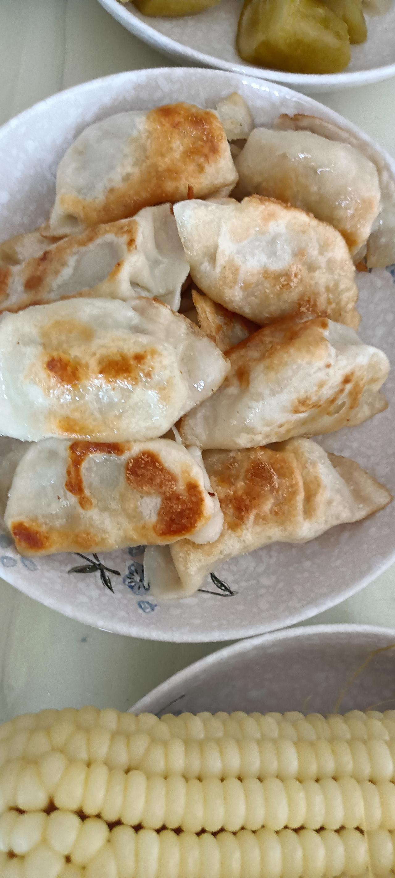 我老公都点不出菜来的晚餐。
我老公给我打了好几个电话，问我想吃啥？他请我去万达吃