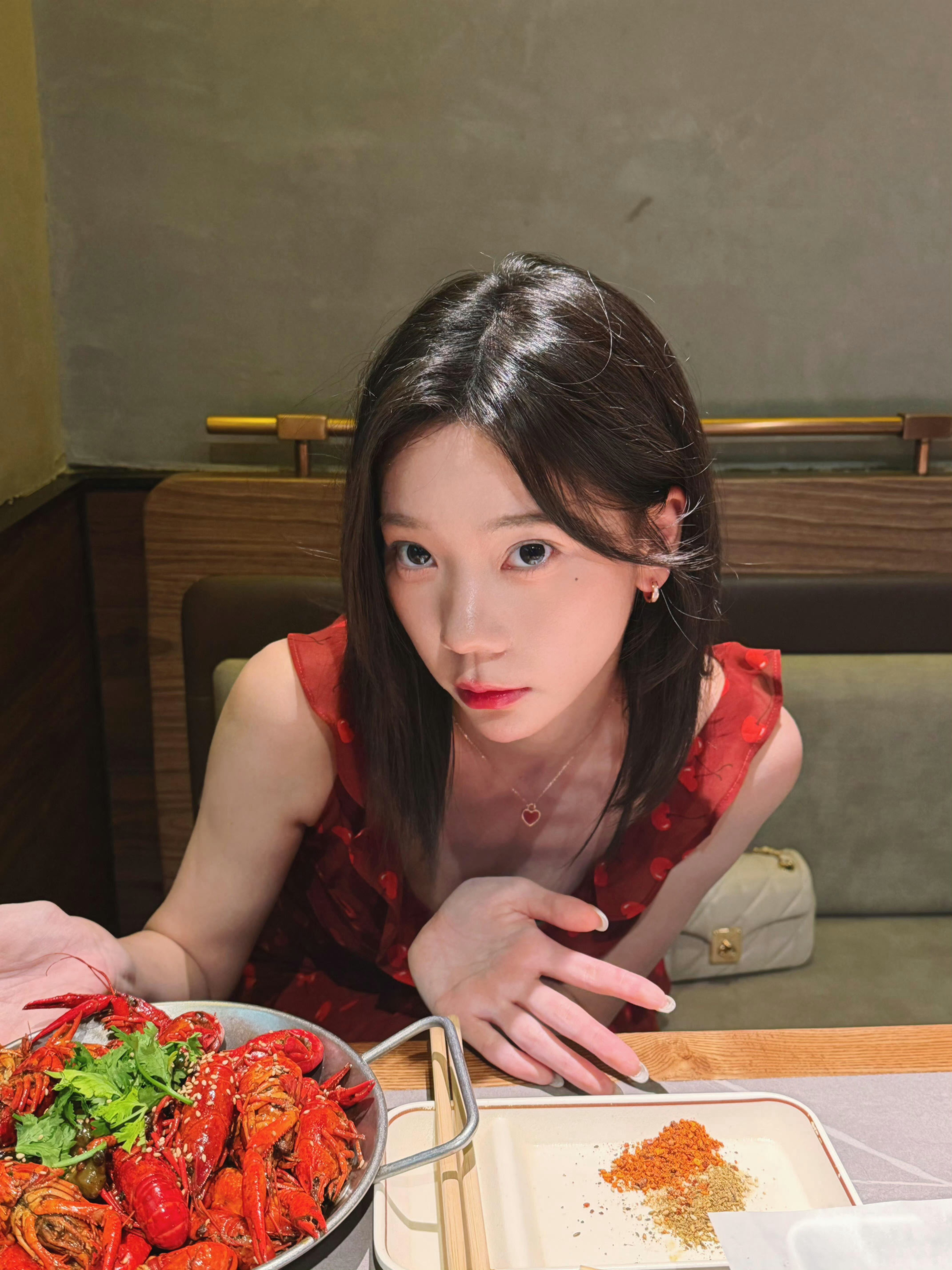 火箭少女101 zzn张紫宁的充电日记 紫宁🍠更新：“仅你可见‘应无所住 而生