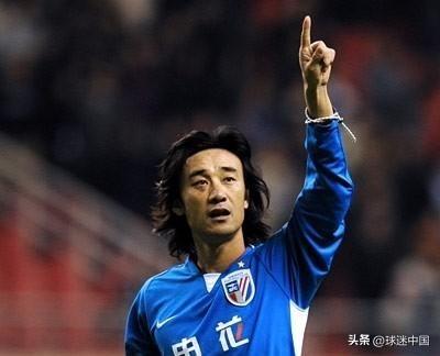 2003年8月16日下午，青岛颐中体育场，肖战波独自加练的身影，是甲A末年最动人