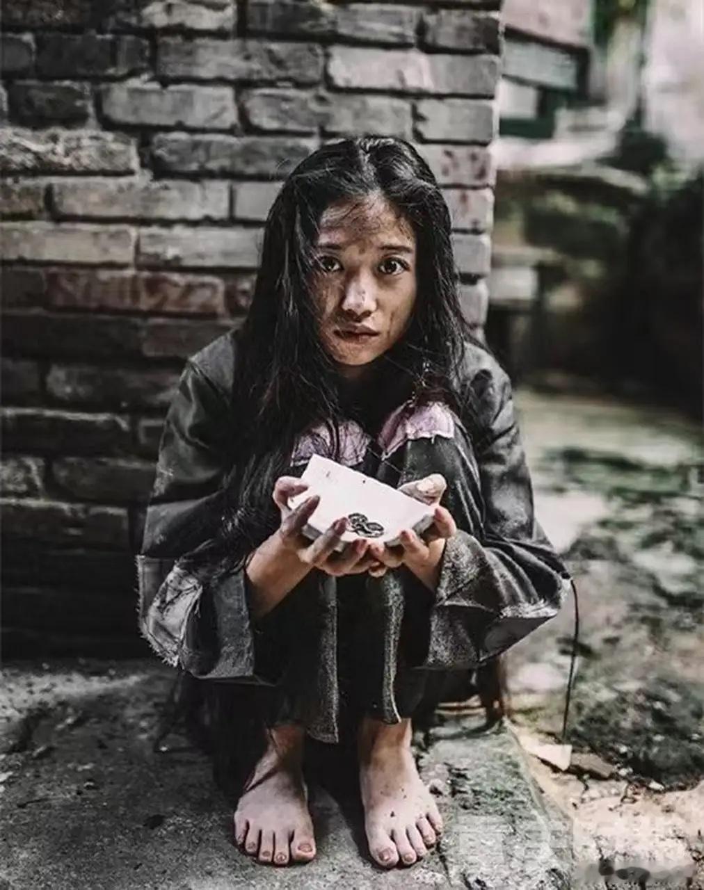 为什么在街上看到的流浪汉，几乎全是男的？难道就没有一个女性流浪汉吗？一位老警员跟