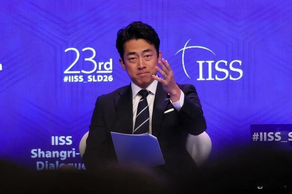 联合早报今天报道：首次出席香格里拉对话的日本防长小泉进次郎，在大会发言中反驳有关