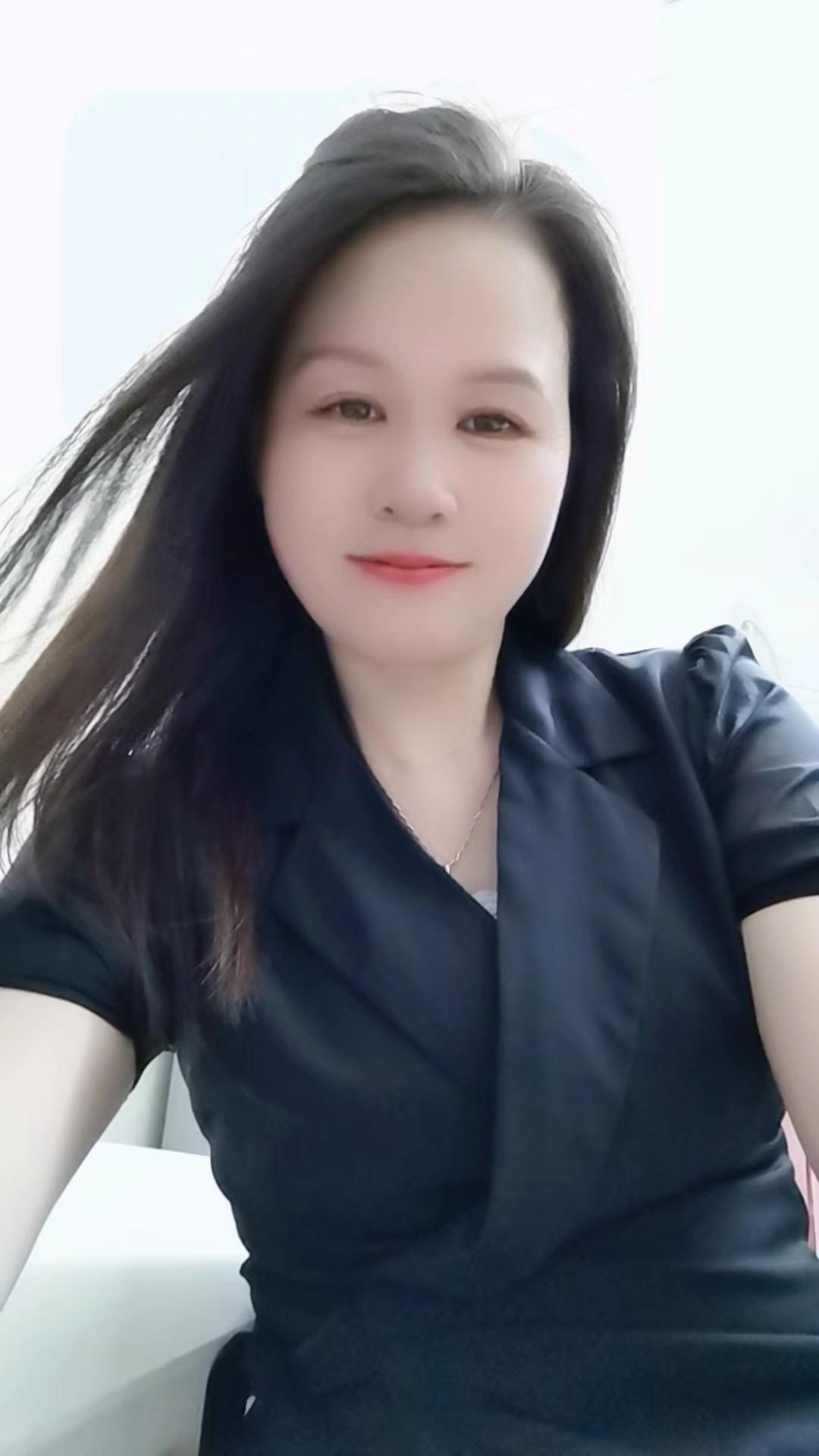 你不需要活成，任何人期待的样子，你只需要活成自己