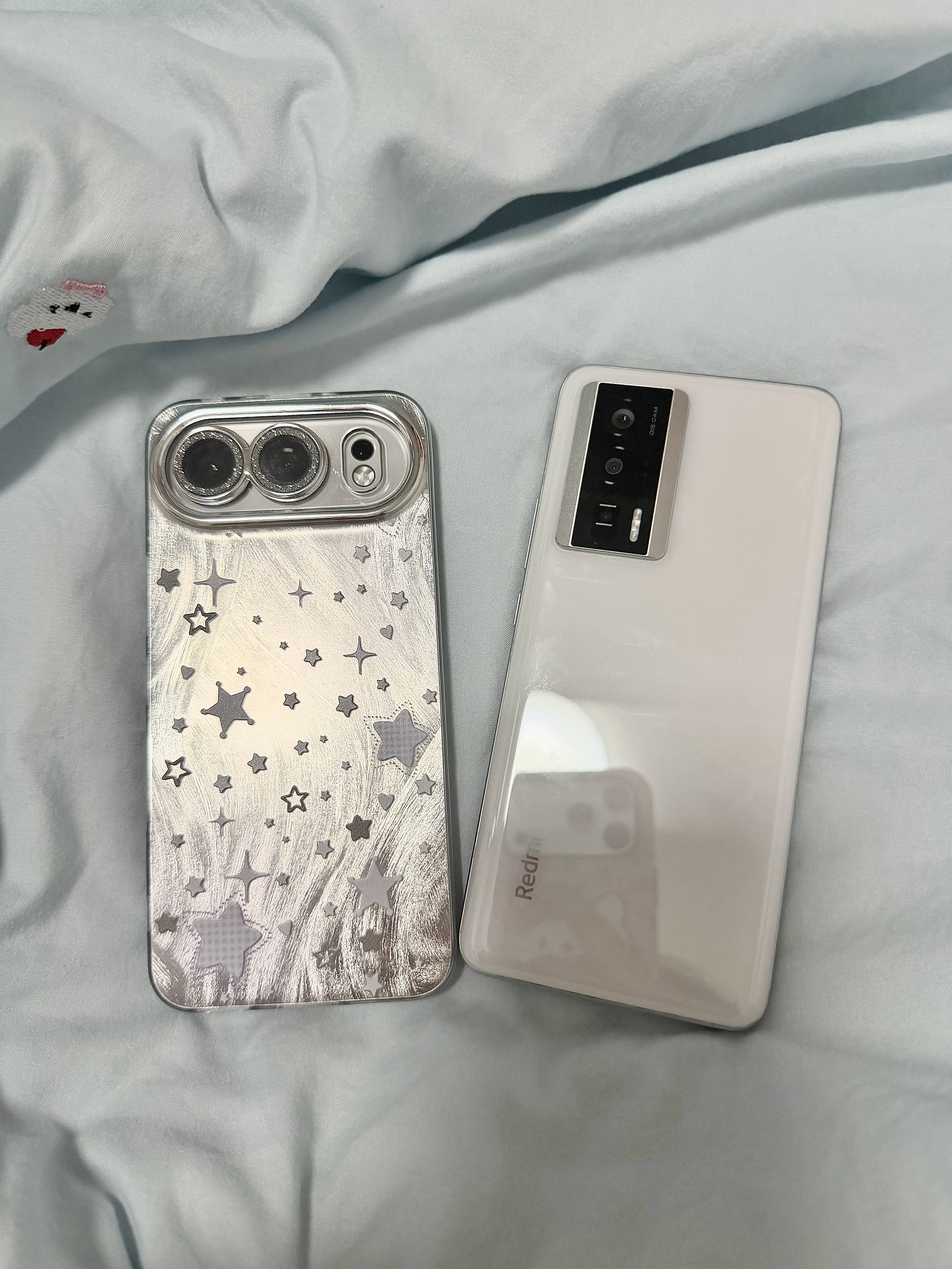 王一博代言红米买的红米[比耶]肖战代言荣耀买的荣耀[比耶] ​​​