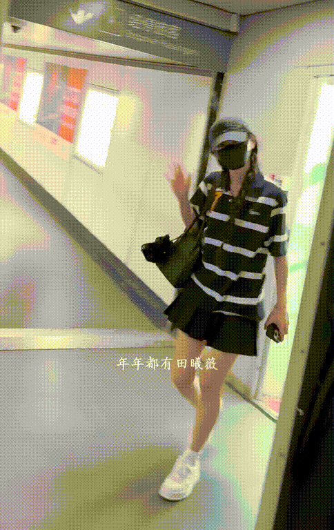 田曦薇天才女友出发进组胡一天出发进组天才女友3日，田曦薇、胡一天分别出发前往青岛