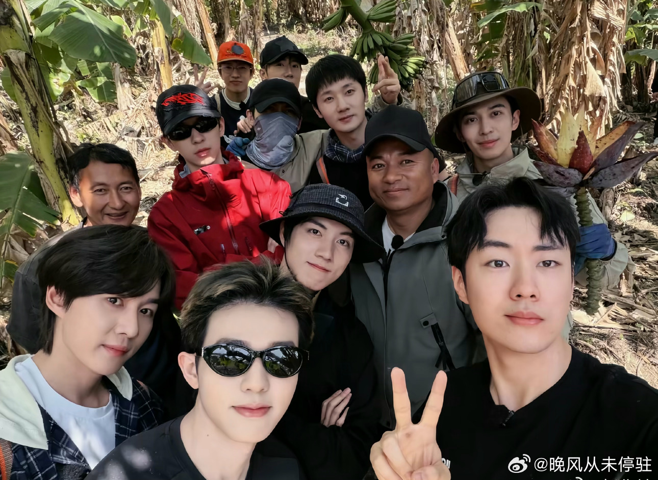 十个勤天 莫拉请善待这几个少年:十个勤天 他们真的很善良 努力躬身泥土 日复一日