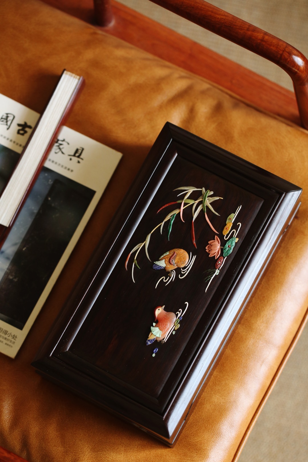 紫光檀【鸳鸯戏水】机关首饰盒芦苇飘荡，荷花点点，一缕清风暖心间,只羡鸳鸯不羡仙。