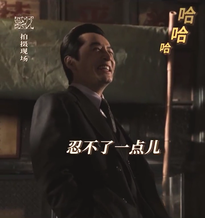 #胡歌片场活宝#胡歌在片场就像个阳光少年，总是能给大家带来温暖和快乐，太喜欢他了