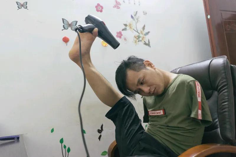 感觉过段时间左手和右脚都是多余的