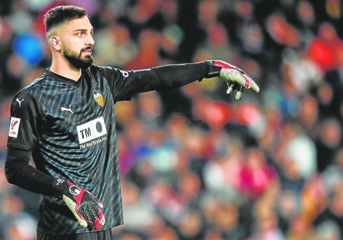 马竞夏窗会考虑奥布拉克的报价，如果他离开，马竞的目标是瓦伦西亚的玛玛达什维利。（