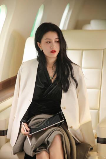 李嘉格真敢说，把自己的野心都暴露了，准备用离婚的流量为新歌《多亏》造势，没想到前