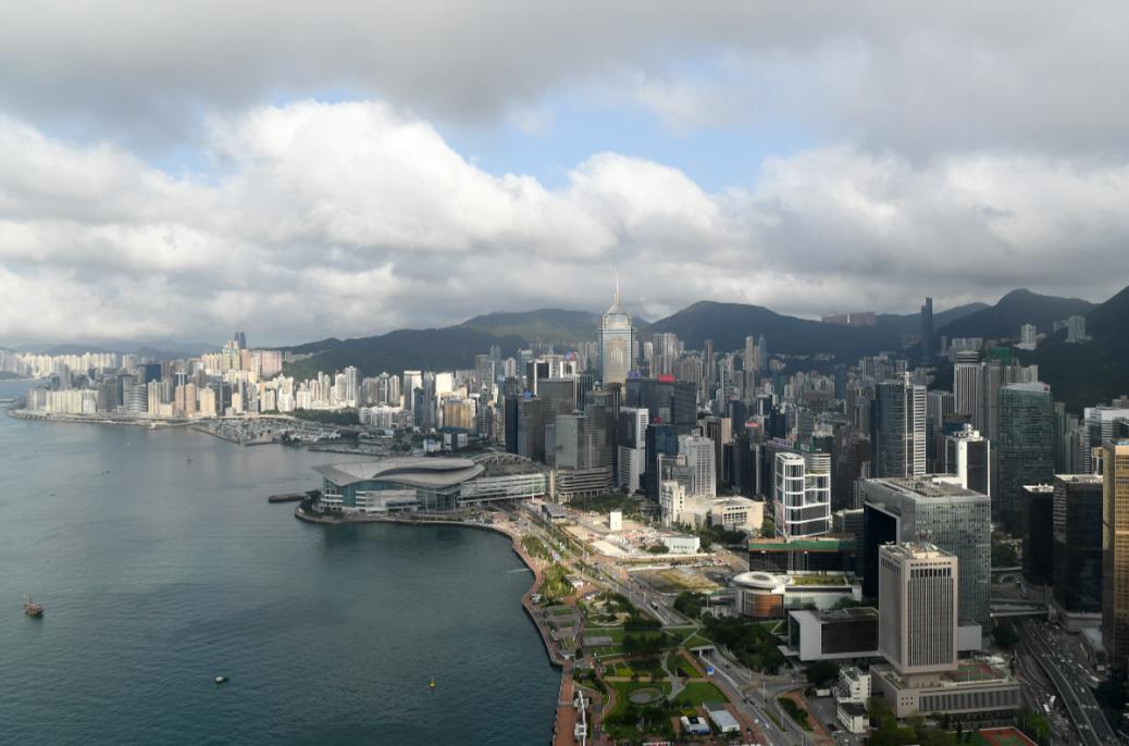 美国这次主动收手了。
 
7月17日，中国商务部发布消息，美方已向中方确认，20