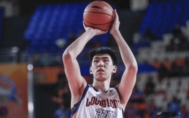 徐昕离开广东锻炼出来了，11+10+6盖帽大魔王诞生



徐昕离开广东打出来了