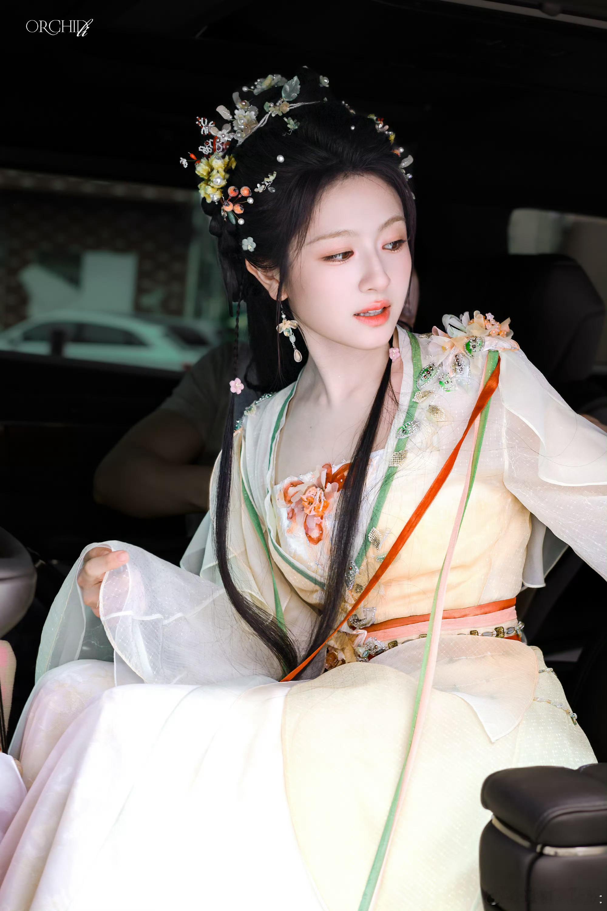 李兰迪千夜奇谭出妆千云兮初妆亮相， 李兰迪古装适配度拉满，造型灵动耐看，期待《千