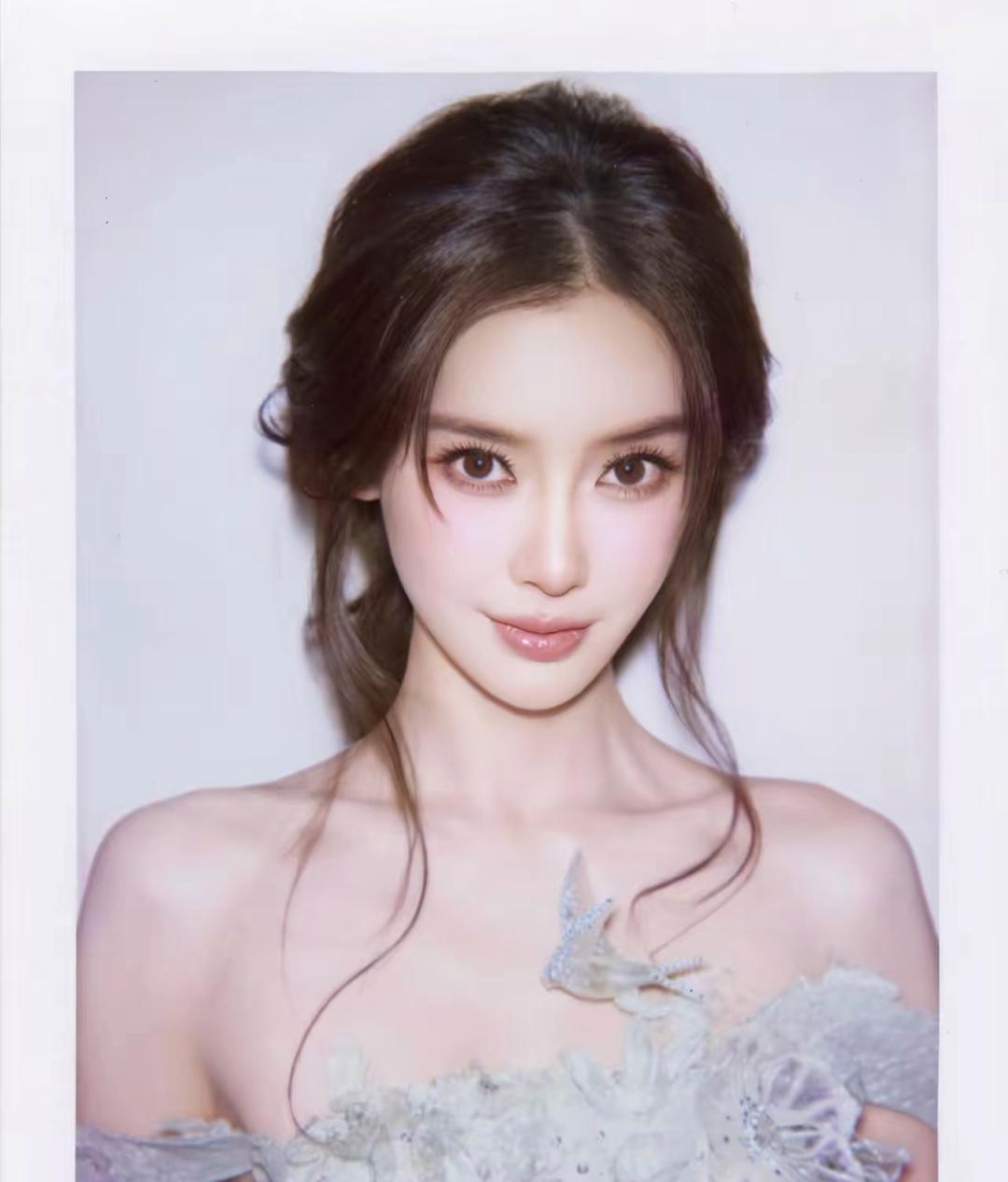 刷热搜看到JYP新女团有位成员名字叫Angelababy，我第一眼还以为是她跑去