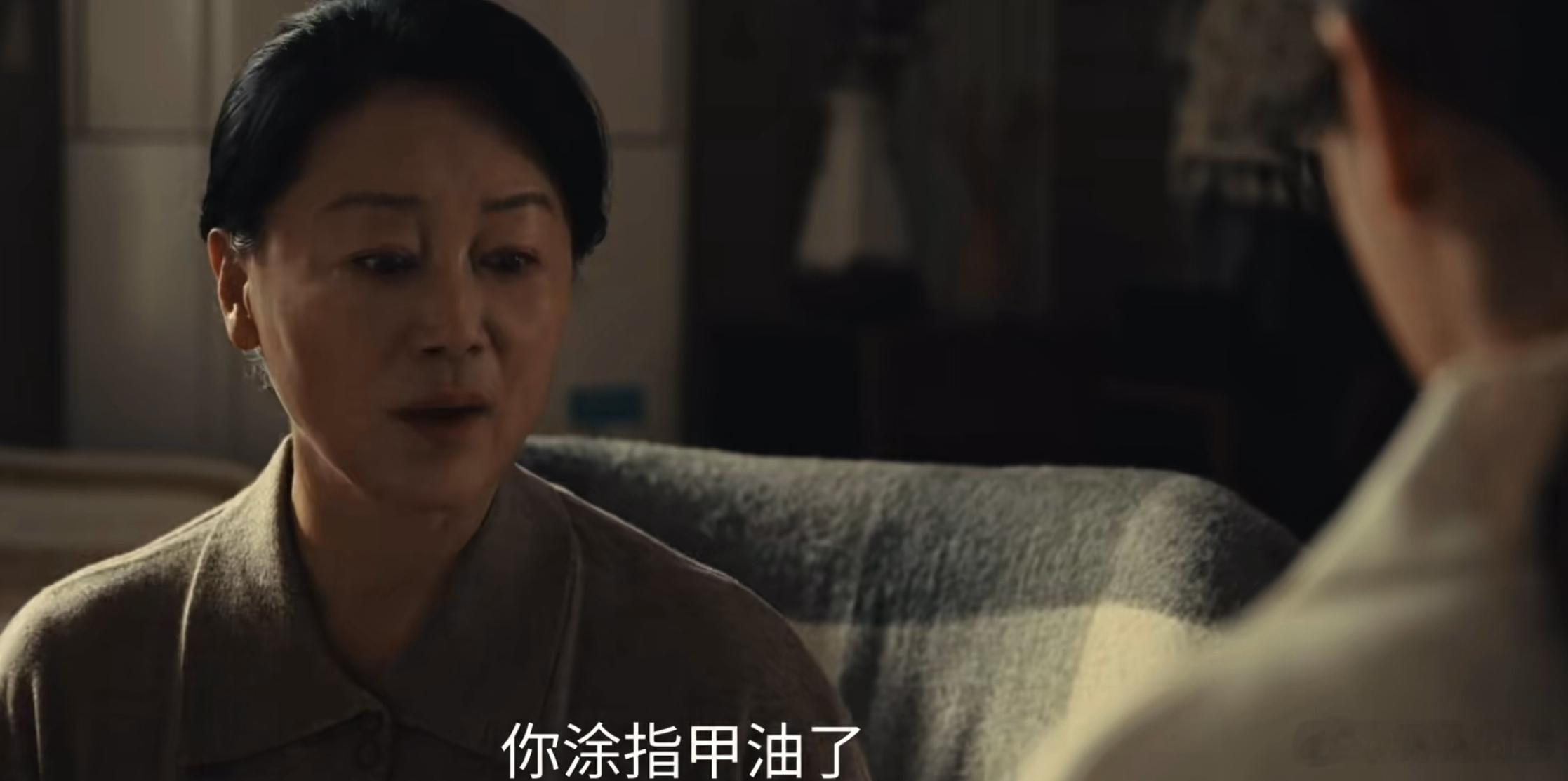 她妈眼里涂指甲油都算勾引女孩子涂美甲只是取悦自己，提升生活幸福感，无关任何人，更