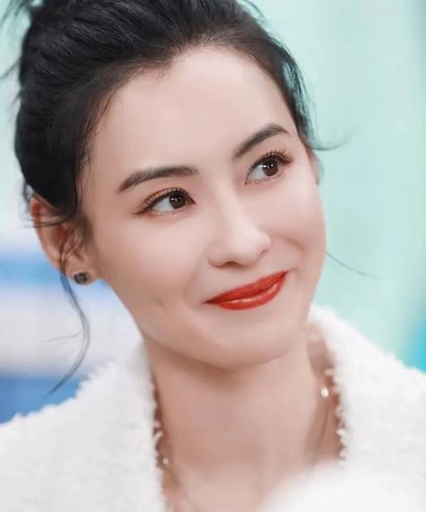 谢贤生前的评价一语成真，他多次直言张柏芝是称职的好妈妈。2026 年 7 月 2