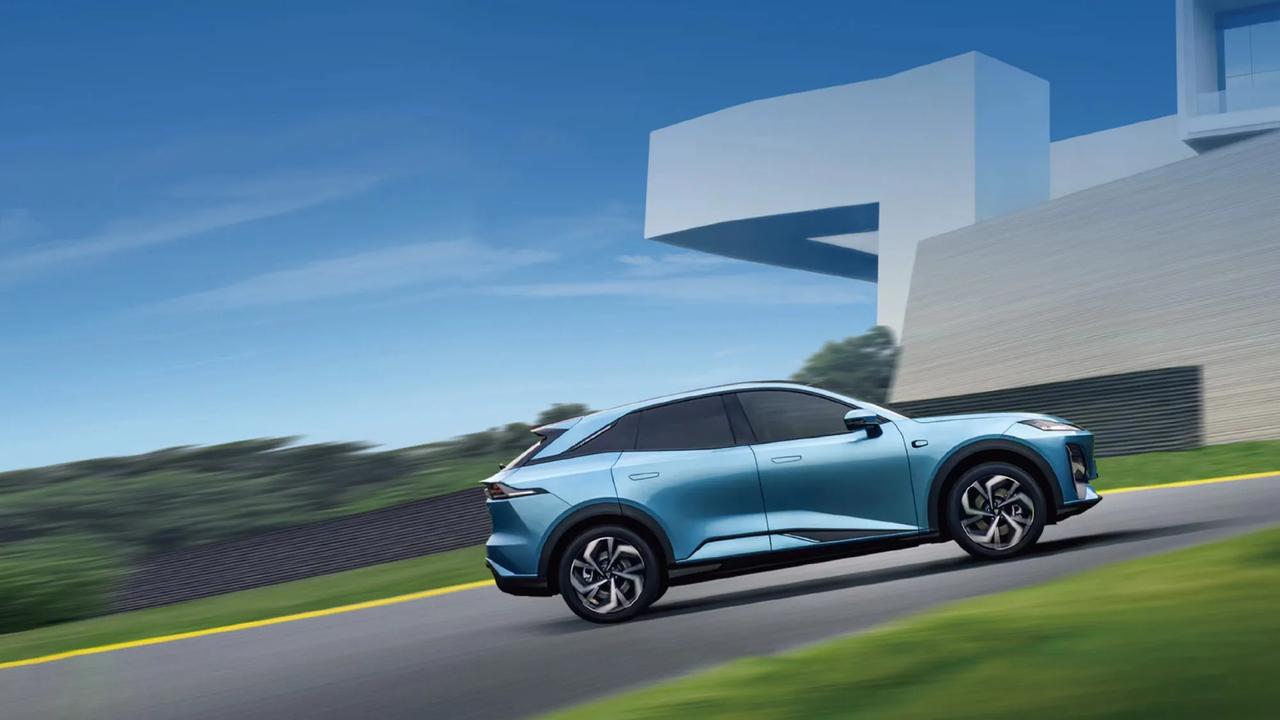 #20万内唯一搭载华为智驾SUV#
#左手深蓝超级增程右手华为乾崑智能##新能源