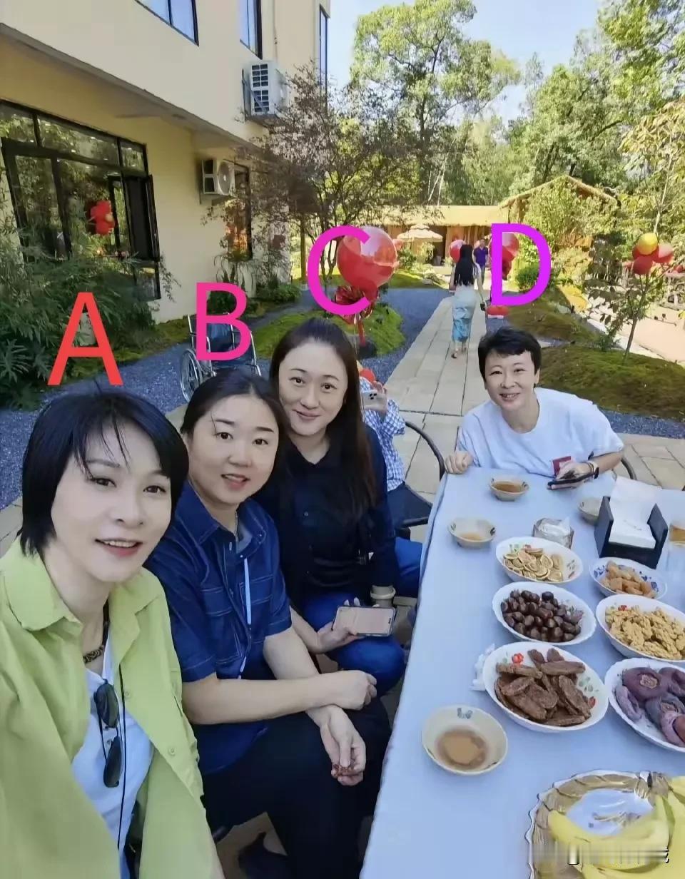这是中国女排08年黄金一代，四位奥运会冠军只想起两位，请问另外两位美女是谁？？