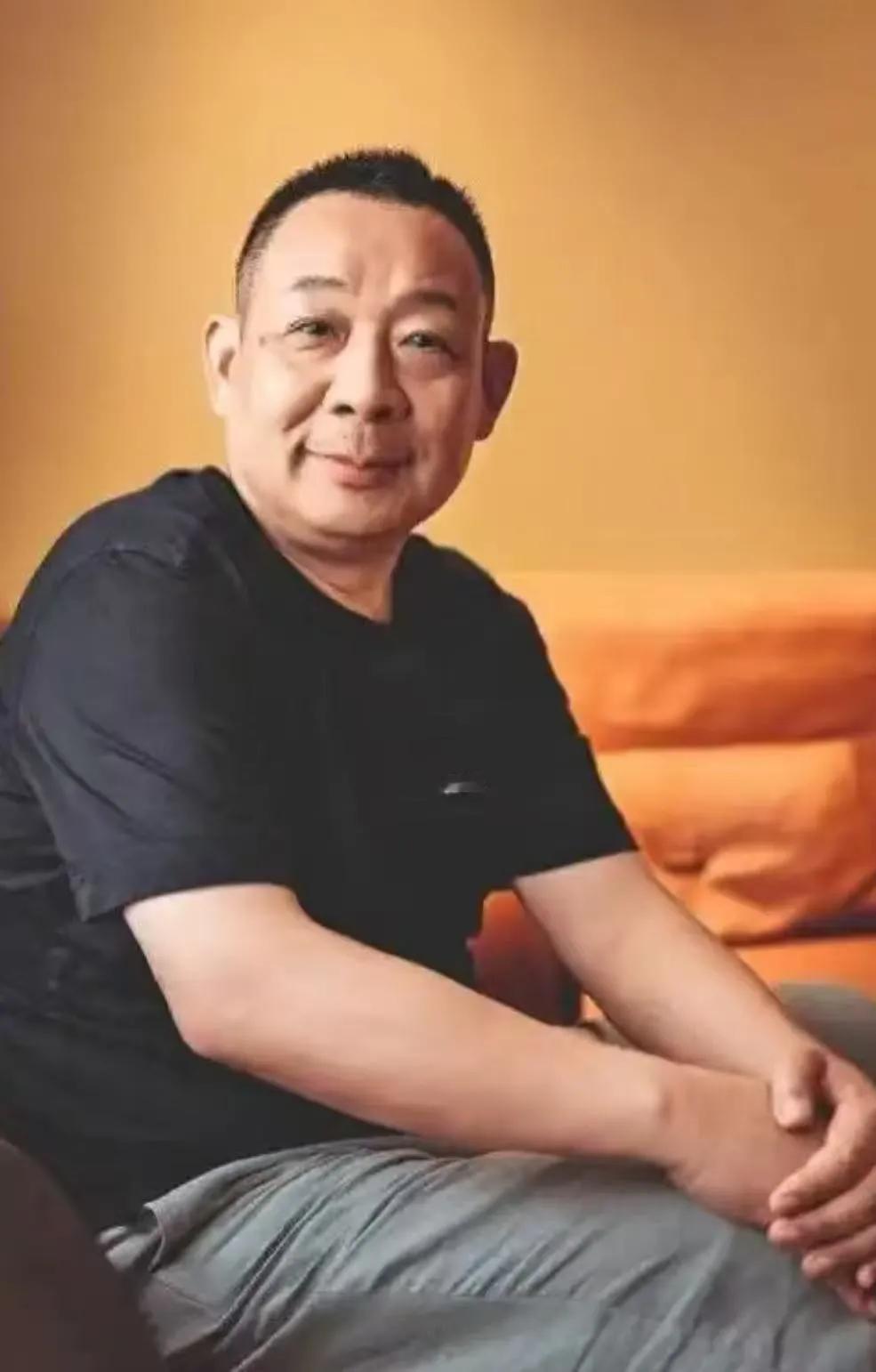 朋友的公司，一家食品加工厂，想给胖东来供货，结果好几次都没过审核。 奇怪的是，产