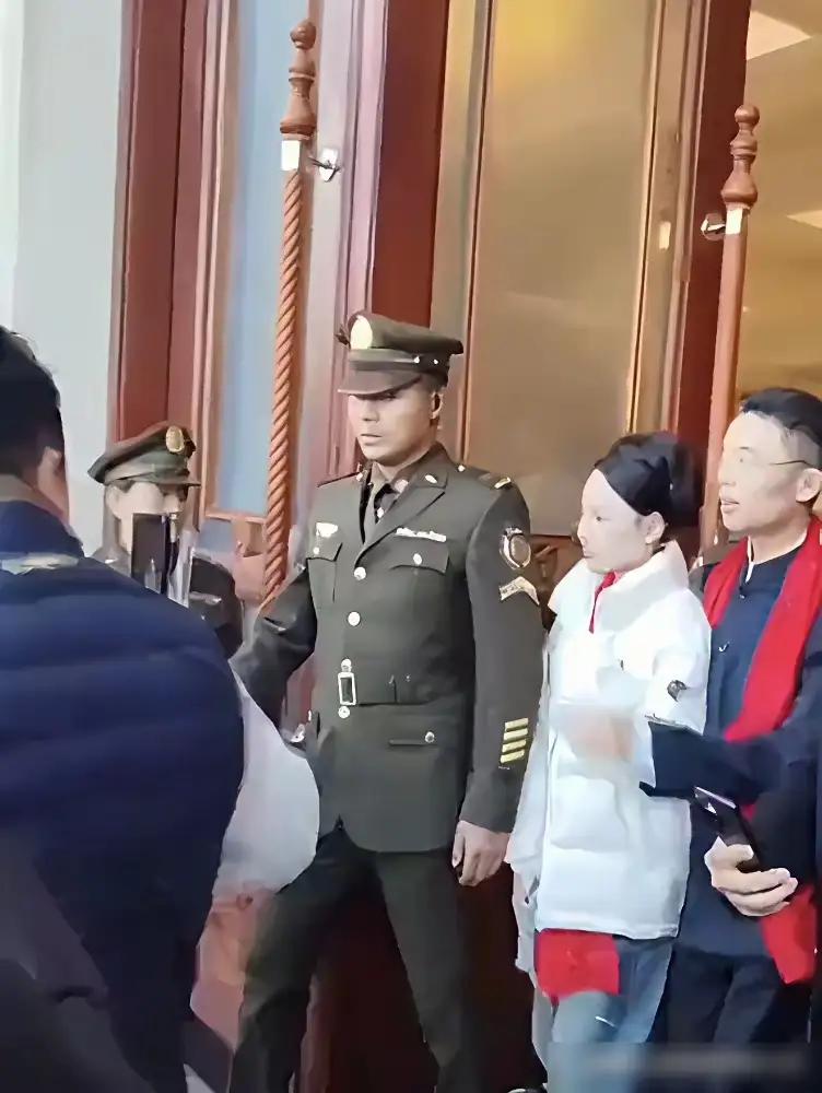 请这样的人讲道德经，真是令人笑掉大牙
看看这飘的[捂脸]