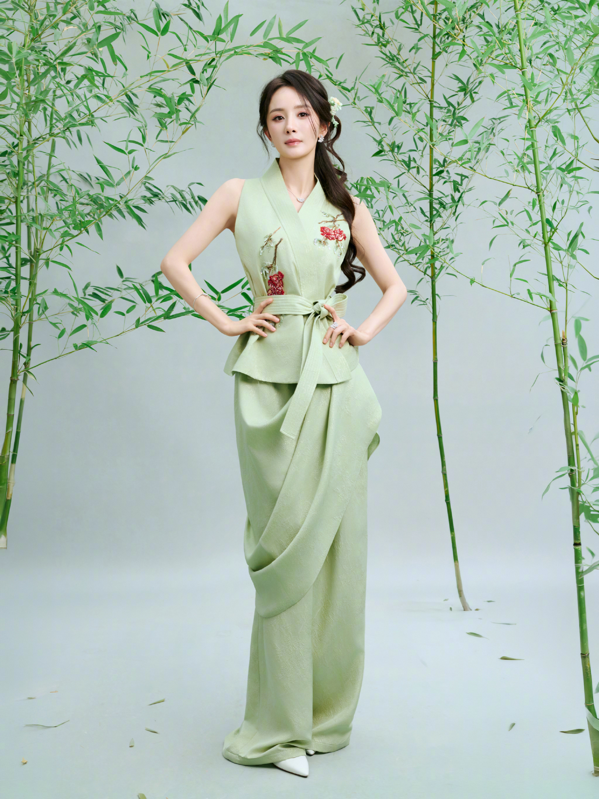 杨幂 ym瞿颖怎么猜出来是杨幂的俺们姐姐还是太权威了和萝卜一起来看最近的漂亮姐姐