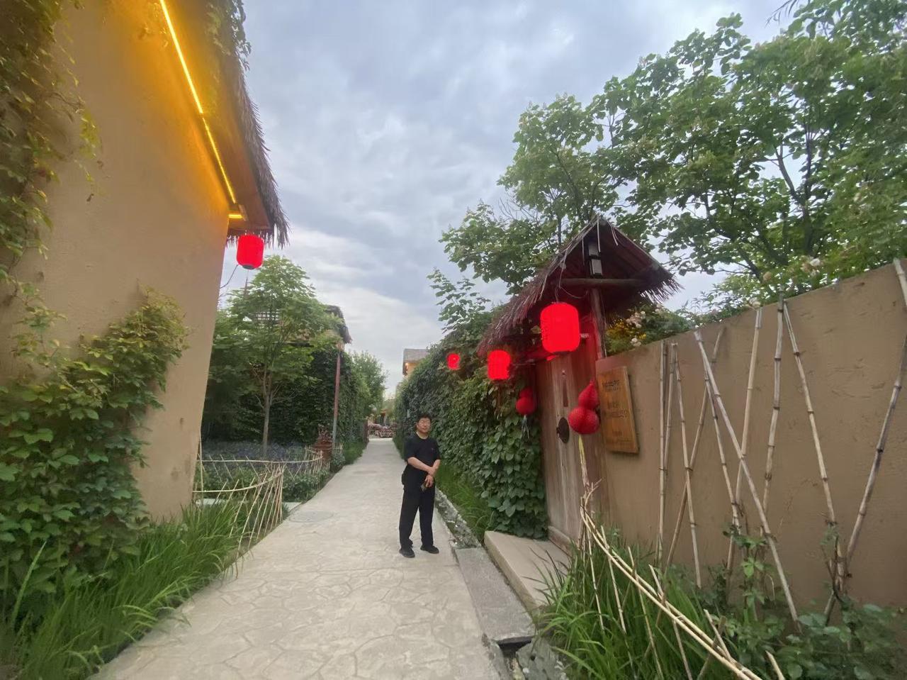 有个男人，我发现，有很多事情，好像都学我，或者以为我榜样，我买啥他买啥，我做啥他
