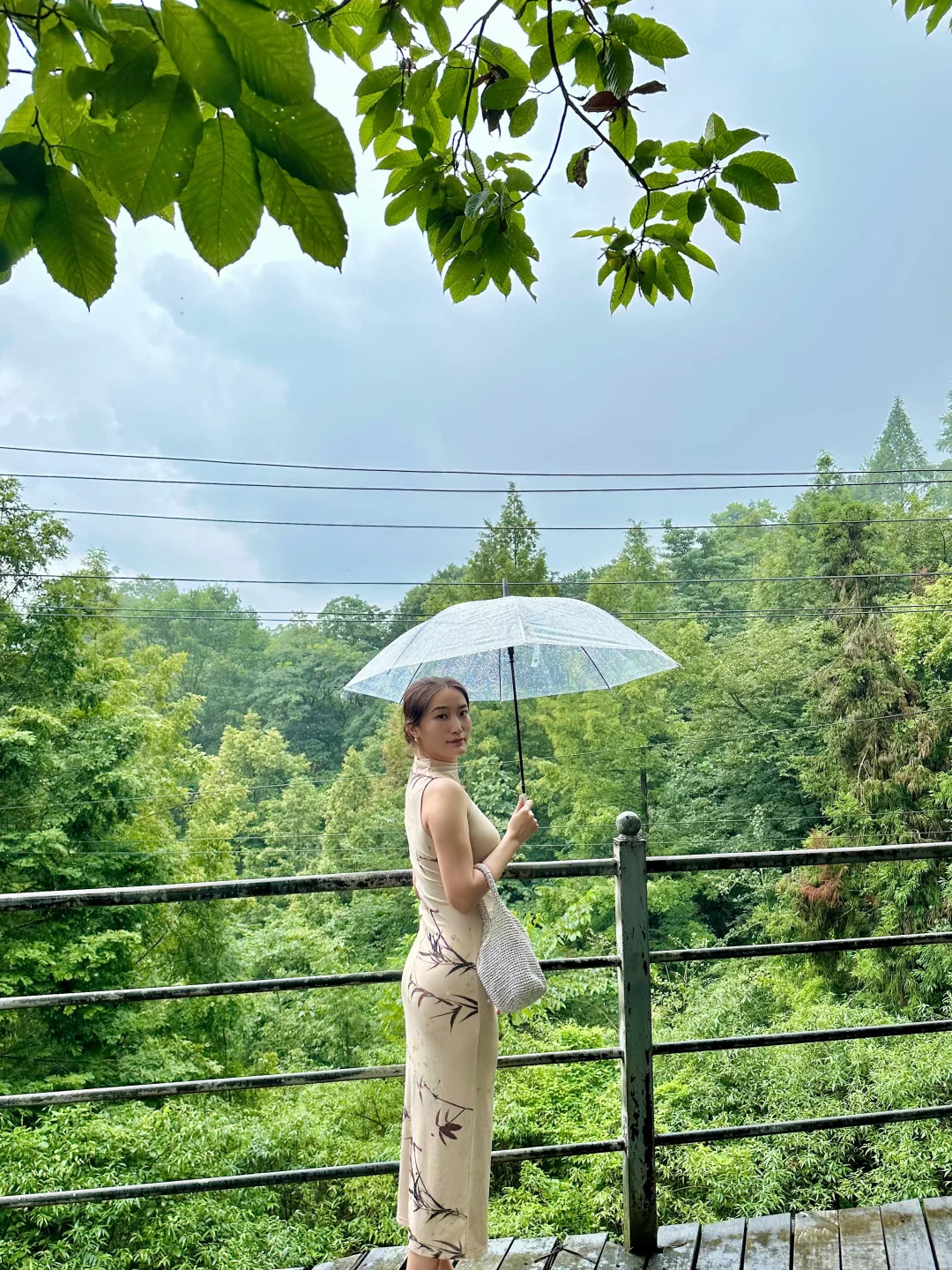 在山里过了结婚一周年纪念日