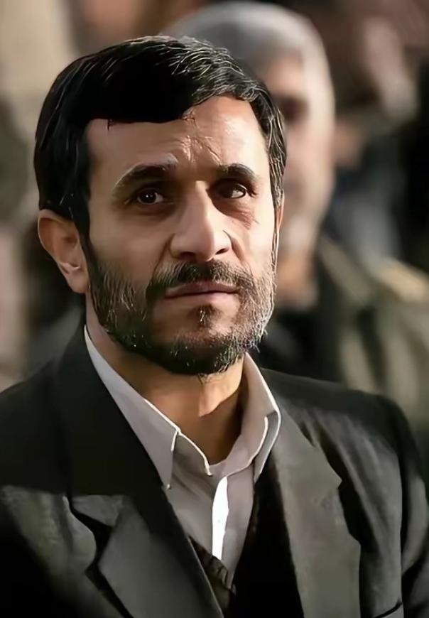 这消息真是来得太突然了！
  
3月8号这天，伊朗专家会议直接放了个“深水炸弹”