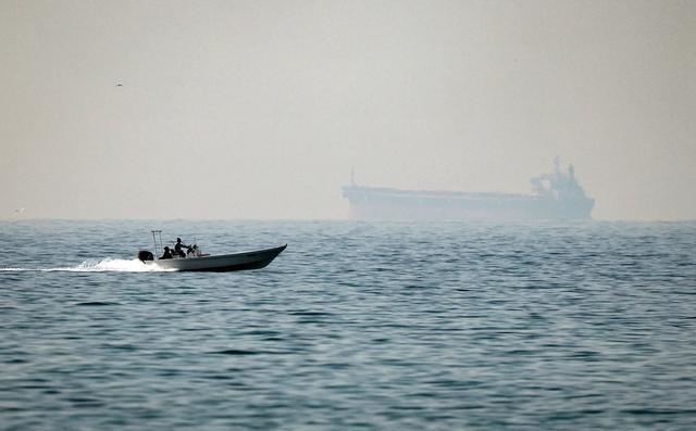 乌克兰好像开始怀疑美国打伊朗是为了帮俄罗斯了，原因有三个，第一伊朗冲突推高了油价