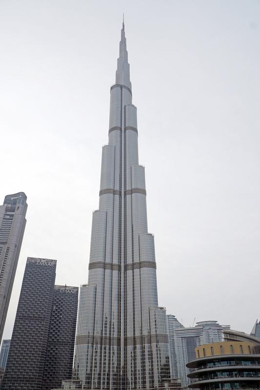 阿联酋决定疏散世界最高塔哈利法塔，这事儿可太引人关注了。哈利法塔高达 828 米