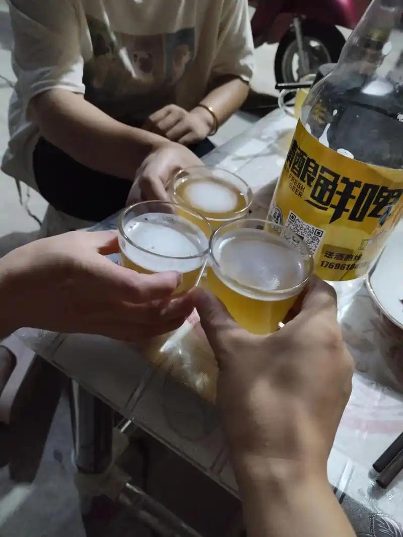 不吸烟、不喝酒真能长寿吗？这可不能一概而论。吸烟和过量饮酒确实危害健康，烟里的尼