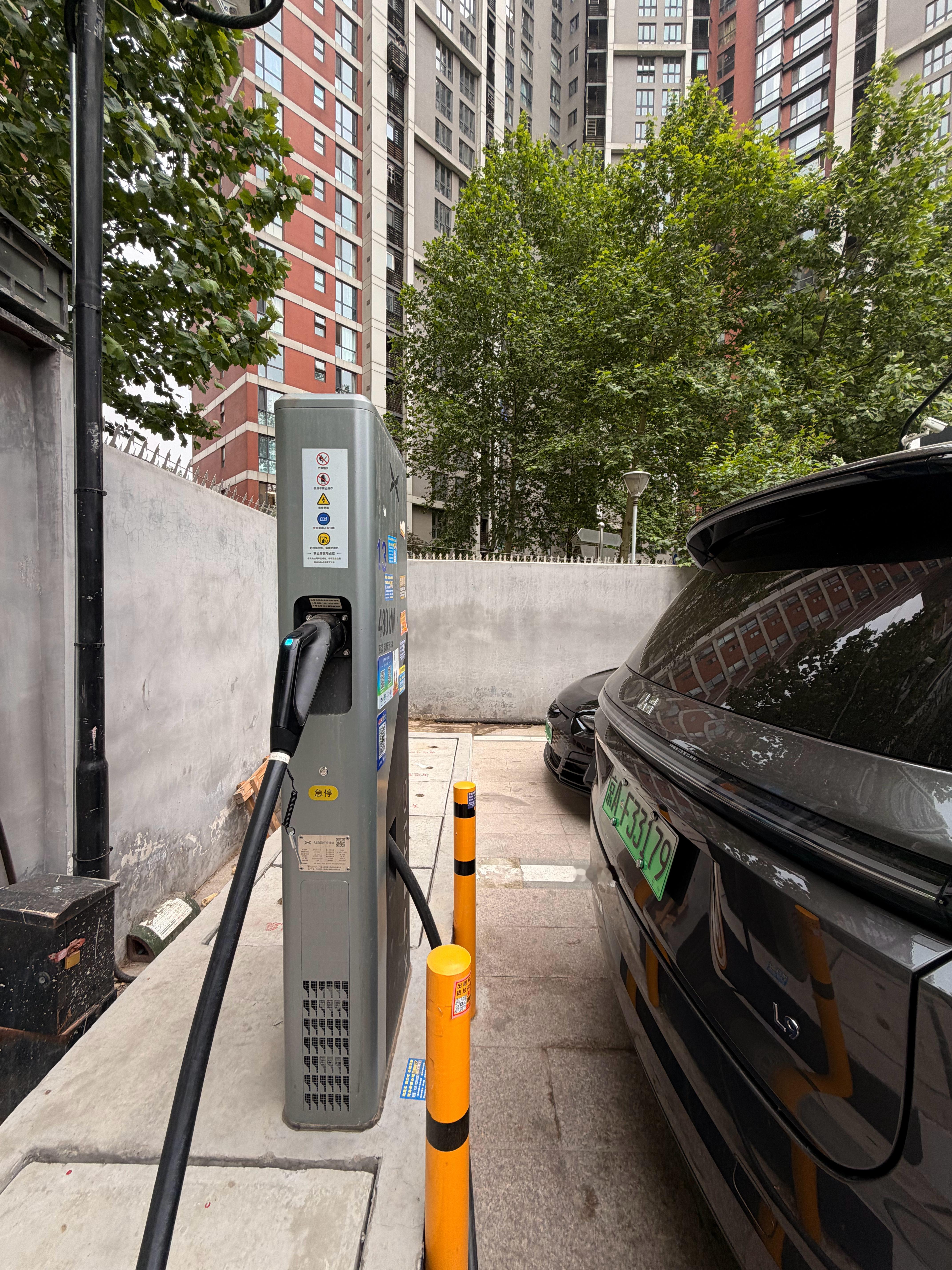 车停得还行吧，但是占着 480kW 的停车位也不充电，比用 480kW 枪实际只