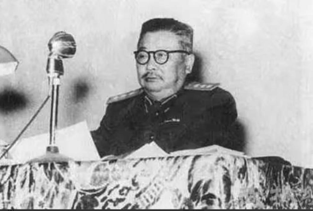 1957年10月25日，李克农吃完午餐后，自感头昏，便想出去透透空气，刚迈出门槛