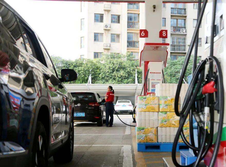 昆山车主狂喜！今年最后一次油价调整要来了，大概率下调！
 
开车的昆山朋友注意啦