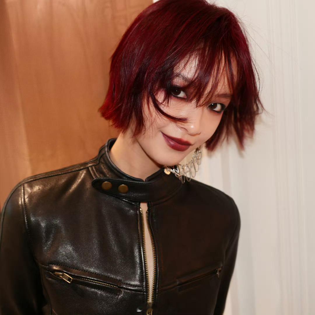 好了好了知道我们李庚希很帅了李庚希这么直 居然被说1 ​​​