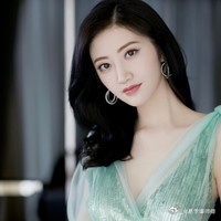 这俩天景甜和孙割的瓜很大。我之前还真不怎么关注这俩人，出于职业习慣把景甜的出生日