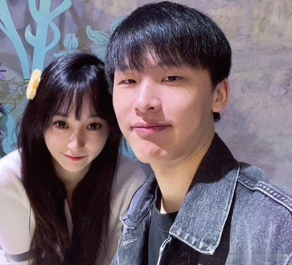 啊这？小红书某博主发文称：自己女友与H4cker老婆聊天搞暧昧近日小红书某博主（
