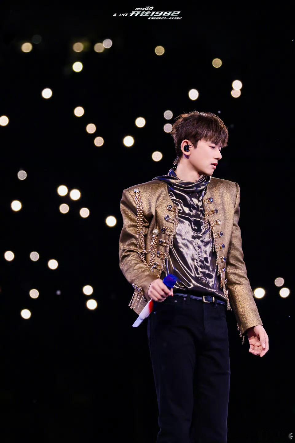 张杰最好的收尾连唱16场，顶级的舞台、顶级的唱功、顶级的LIVE氛围！期待和杰哥