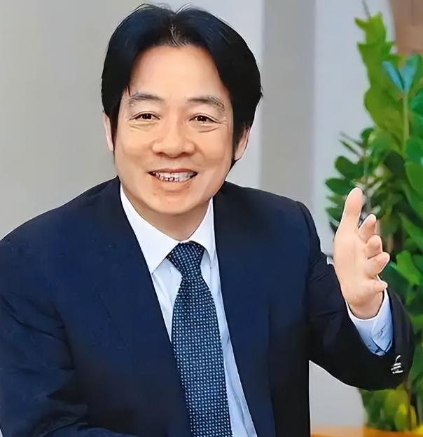 就在刚刚，

赖清德正式宣布，

3月21日，台湾地区领导人赖清德公开宣布：过台