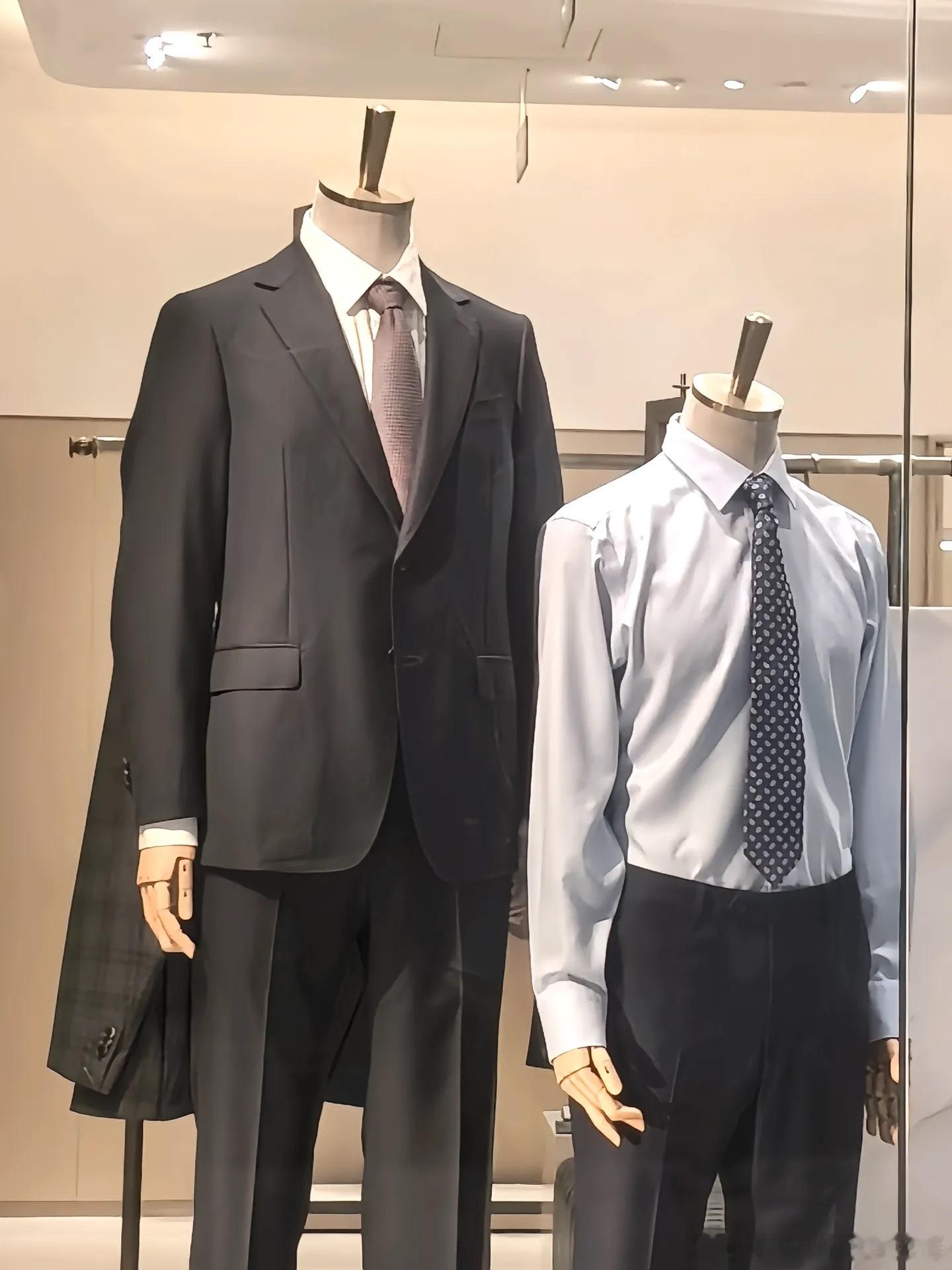 看到这两件衣服我已自动带入那两人了 