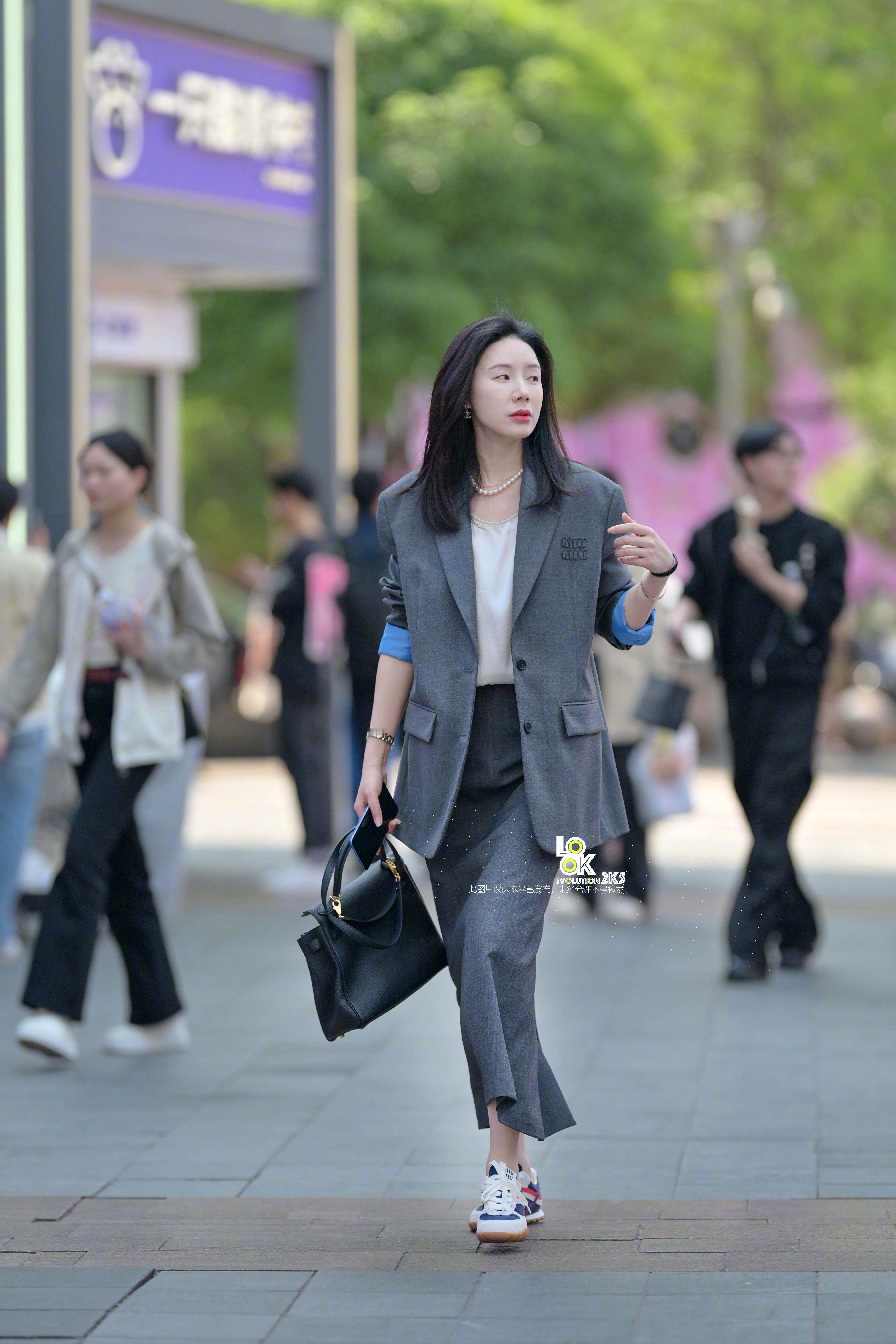 好酷哦！说不上来就是觉得不错 