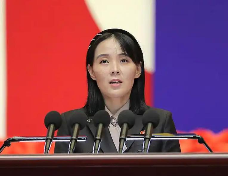 金与正拒绝日本！

朝鲜中央委员会部长金与正当地时间 23 号表示，高市早苗想和