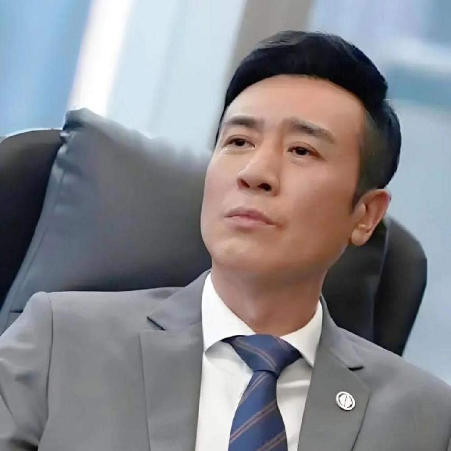 难怪大家都喜欢于和伟
不是因为他演技好 
也不是因为他长的好看
而是因为他为人干