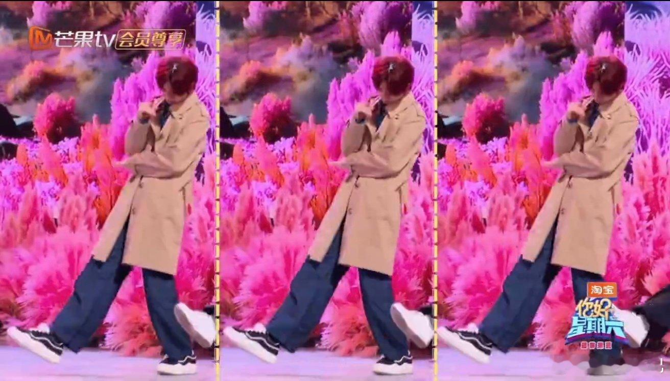 丁程鑫丁程鑫一秒顺舞的权威舞担丁程鑫的实力藏不住了！看一眼就会跳，完美融入彩排舞